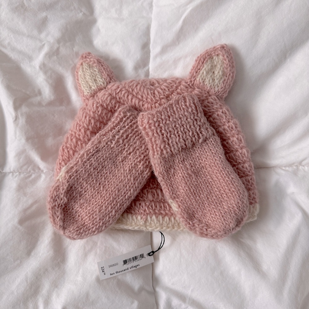 BNWT Baby Hat and Mittens Set